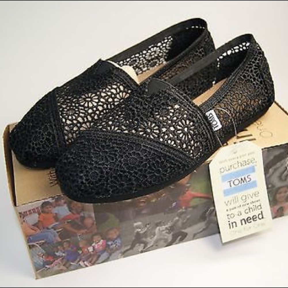 NIB Toms Moroccan Crochet Black Classics